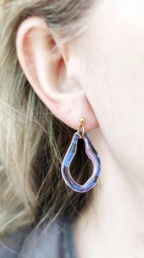 Długie lawendowe kolczyki "Amorphic"