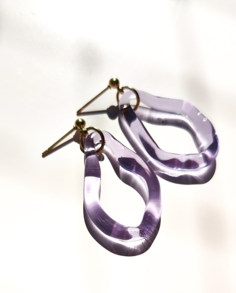 Długie lawendowe kolczyki "Amorphic"
